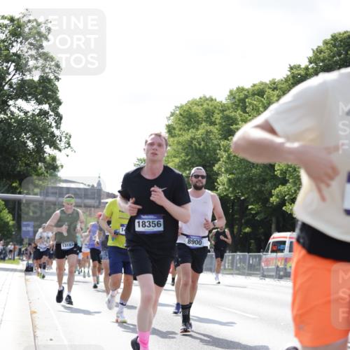 29.06.2025 - hella hamburg halbmarathon Jannik Wohlers http://msf.ph/oto/8224268 29.06.2025 09:51:21 Lombardsbrücke 1520, 1570, 1903, 2653, 2880, 3437, 4634, 4843, 4865, 4991, 5410, 6490, 7092, 7105, 7363, 8346, 8359, 8871, 8900, 9114, 9364, 10319, 10375, 10480, 10669, 10934, 11021, 11417, 11714, 12623, 12711, 12712, 13183, 13196, 13479, 14346, 14861, 15185, 15542, 15828, 15932, 15935, 16281, 16503, 17381, 17382, 17406, 18049, 18330, 18356, 18399, 18539, 18764 meine-sportfotos.de