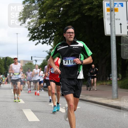 29.06.2025 - hella hamburg halbmarathon Yannick Fuchs http://msf.ph/oto/8224301 29.06.2025 10:33:16 20KM 1164, 1710, 2262, 2296, 2719, 2849, 2980, 3014, 3136, 3431, 4148, 5091, 5248, 6095, 6682, 6684, 7110, 8091, 9403, 10218, 11049, 11055, 11281, 11282, 11379, 12137, 12915, 13755, 13800, 14905, 15372, 16075, 16280, 17154, 17623, 17646, 17722, 18761, 19004, 19151 meine-sportfotos.de