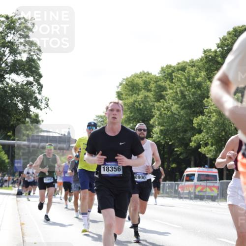 29.06.2025 - hella hamburg halbmarathon Jannik Wohlers http://msf.ph/oto/8224333 29.06.2025 09:51:21 Lombardsbrücke 1520, 1570, 1903, 2653, 2880, 3437, 4634, 4843, 4865, 4991, 5410, 6490, 7092, 7105, 7363, 8346, 8359, 8871, 8900, 9114, 9364, 10319, 10375, 10480, 10669, 10934, 11021, 11417, 11714, 12623, 12711, 12712, 13183, 13196, 13479, 14346, 14861, 15185, 15542, 15828, 15932, 15935, 16281, 16503, 17381, 17382, 17406, 18049, 18330, 18356, 18399, 18539, 18764 meine-sportfotos.de