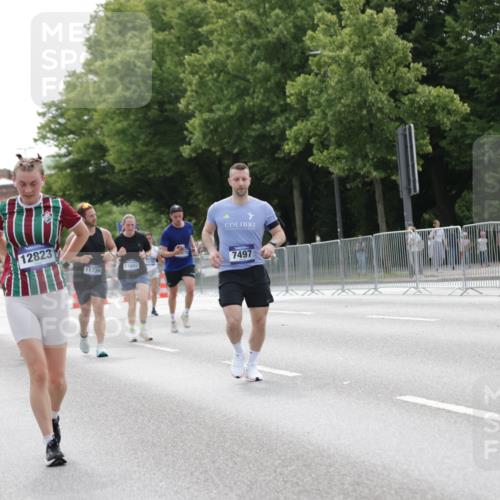 29.06.2025 - hella hamburg halbmarathon Jannik Wohlers http://msf.ph/oto/8224341 29.06.2025 10:27:33 Lombardsbrücke 1148, 5177, 5847, 6632, 7497, 8215, 9567, 9688, 11692, 11739, 12780, 12823, 12842, 13568, 13678, 13860, 14155, 15607, 15608, 16569, 16804, 18626 meine-sportfotos.de