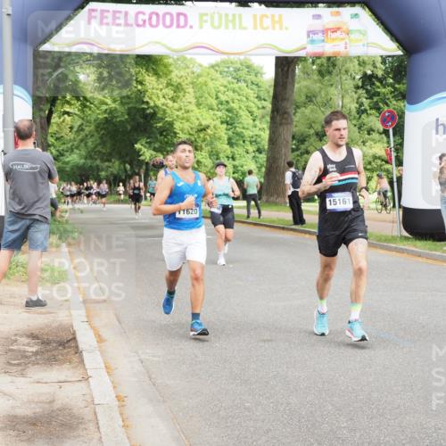 29.06.2025 - hella hamburg halbmarathon MichiJ http://msf.ph/oto/8224360 29.06.2025 10:25:02 Zwischen KM18-KM19 4062, 6829, 6990, 7831, 11620, 12488, 15161, 18600 meine-sportfotos.de