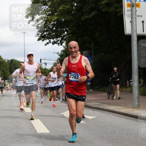 29.06.2025 - hella hamburg halbmarathon Yannick Fuchs http://msf.ph/oto/8224481 29.06.2025 10:33:17 20KM 1164, 2262, 2296, 2719, 2849, 2980, 3014, 3136, 3431, 4148, 5091, 5248, 6095, 6682, 6684, 7110, 8091, 9403, 10218, 11049, 11055, 11281, 11282, 11379, 11447, 12137, 12915, 13755, 13800, 14905, 15372, 16075, 16280, 17154, 17623, 17646, 17722, 18761, 19004, 19151 meine-sportfotos.de