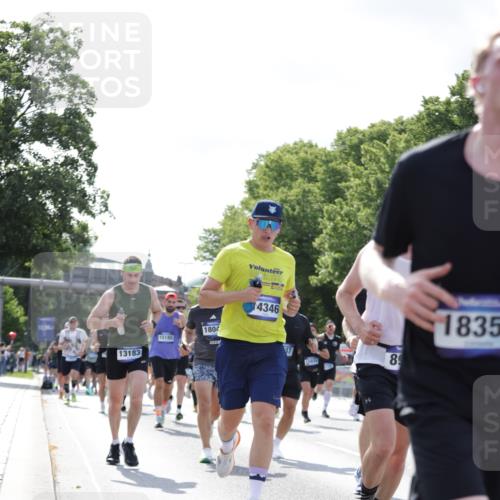 29.06.2025 - hella hamburg halbmarathon Jannik Wohlers http://msf.ph/oto/8224512 29.06.2025 09:51:23 Lombardsbrücke 1520, 1903, 2653, 3437, 4634, 4843, 4865, 4991, 5014, 5129, 6490, 6700, 6770, 7092, 7105, 8074, 8346, 8359, 8900, 9114, 9358, 10319, 10375, 10480, 10669, 10691, 10934, 11021, 11417, 11714, 12623, 12711, 12712, 13183, 13196, 13479, 14346, 14861, 15164, 15185, 15542, 15828, 15846, 15932, 15935, 16281, 16503, 17381, 17382, 17406, 18049, 18330, 18356, 18399, 18539, 18764 meine-sportfotos.de
