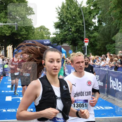 29.06.2025 - hella hamburg halbmarathon Zöllner http://msf.ph/oto/8224515 29.06.2025 10:52:46 Ziel 2287, 2346, 3999, 5116, 5169, 5194, 7475, 8172, 9869, 10115, 11459, 12482, 14122, 14805, 16467, 17198, 18331, 19244 meine-sportfotos.de
