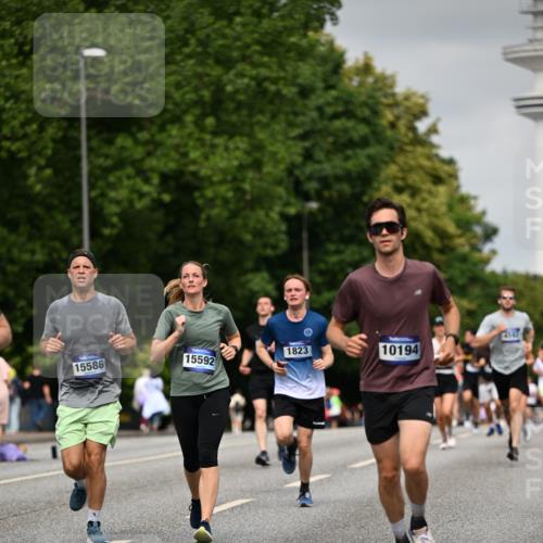 29.06.2025 - hella hamburg halbmarathon Dr. Thomas Lammeyer http://msf.ph/oto/8224606 29.06.2025 10:13:09 Kennedybrücke 1823, 2427, 3762, 4592, 4859, 7081, 7198, 9297, 9306, 9823, 9951, 9958, 10035, 10092, 10194, 10609 meine-sportfotos.de