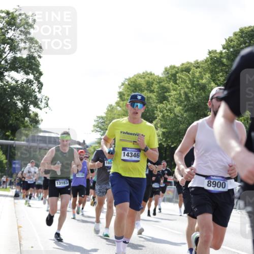 29.06.2025 - hella hamburg halbmarathon Jannik Wohlers http://msf.ph/oto/8224607 29.06.2025 09:51:23 Lombardsbrücke 1520, 1903, 2653, 3437, 4634, 4843, 4865, 4991, 5014, 5129, 6490, 6700, 6770, 7092, 7105, 8074, 8346, 8359, 8900, 9114, 9358, 10319, 10375, 10480, 10669, 10691, 10934, 11021, 11417, 11714, 12623, 12711, 12712, 13183, 13196, 13479, 14346, 14861, 15164, 15185, 15542, 15828, 15846, 15932, 15935, 16281, 16503, 17381, 17382, 17406, 18049, 18330, 18356, 18399, 18539, 18764 meine-sportfotos.de