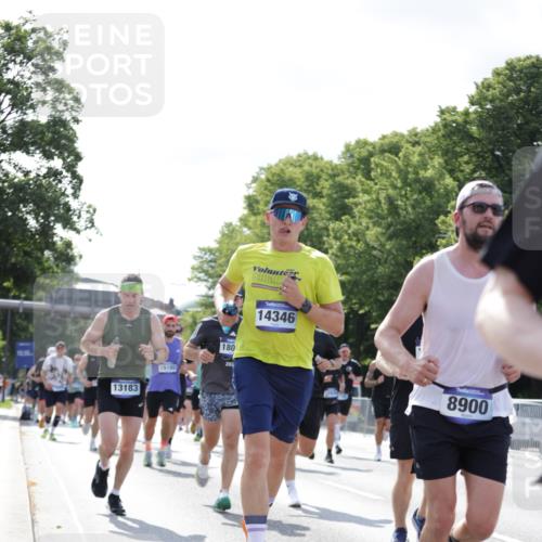 29.06.2025 - hella hamburg halbmarathon Jannik Wohlers http://msf.ph/oto/8224614 29.06.2025 09:51:23 Lombardsbrücke 1520, 1903, 2653, 3437, 4634, 4843, 4865, 4991, 5014, 5129, 6490, 6700, 6770, 7092, 7105, 8074, 8346, 8359, 8900, 9114, 9358, 10319, 10375, 10480, 10669, 10691, 10934, 11021, 11417, 11714, 12623, 12711, 12712, 13183, 13196, 13479, 14346, 14861, 15164, 15185, 15542, 15828, 15846, 15932, 15935, 16281, 16503, 17381, 17382, 17406, 18049, 18330, 18356, 18399, 18539, 18764 meine-sportfotos.de