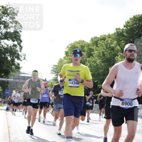 29.06.2025 - hella hamburg halbmarathon Jannik Wohlers http://msf.ph/oto/8224670 29.06.2025 09:51:23 Lombardsbrücke 1520, 1903, 2653, 3437, 4634, 4843, 4865, 4991, 5014, 5129, 6490, 6700, 6770, 7092, 7105, 8074, 8346, 8359, 8900, 9114, 9358, 10319, 10375, 10480, 10669, 10691, 10934, 11021, 11417, 11714, 12623, 12711, 12712, 13183, 13196, 13479, 14346, 14861, 15164, 15185, 15542, 15828, 15846, 15932, 15935, 16281, 16503, 17381, 17382, 17406, 18049, 18330, 18356, 18399, 18539, 18764 meine-sportfotos.de