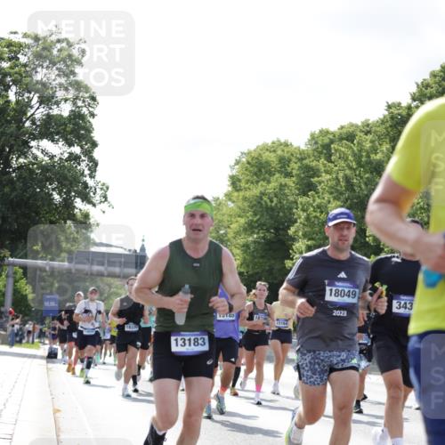 29.06.2025 - hella hamburg halbmarathon Jannik Wohlers http://msf.ph/oto/8224704 29.06.2025 09:51:24 Lombardsbrücke 1569, 1903, 2653, 3437, 4865, 4991, 5014, 5129, 6490, 6700, 6770, 7092, 8074, 8346, 8359, 8900, 9114, 9358, 10319, 10375, 10480, 10669, 10691, 10934, 11021, 11417, 11714, 12623, 12711, 12712, 13183, 13479, 14346, 14861, 15164, 15185, 15542, 15828, 15846, 15932, 15935, 16281, 16503, 17381, 17382, 17406, 18049, 18330, 18356, 18399, 18539, 18764 meine-sportfotos.de