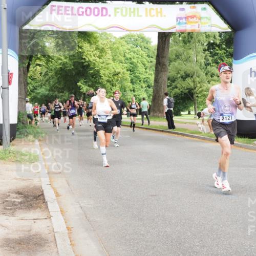 29.06.2025 - hella hamburg halbmarathon MichiJ http://msf.ph/oto/8224711 29.06.2025 10:25:15 Zwischen KM18-KM19 2121, 5042, 6993, 11304, 14789 meine-sportfotos.de