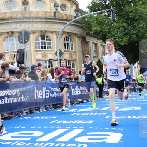 29.06.2025 - hella hamburg halbmarathon Strokosch-Dieckow http://msf.ph/oto/8224727 29.06.2025 10:30:35 Ziel 2460, 2851, 3845, 7231, 7481, 8318, 11413, 12049, 15253, 16713, 17322, 18235 meine-sportfotos.de
