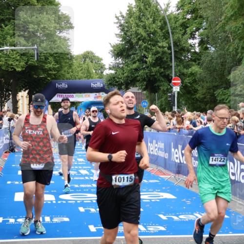 29.06.2025 - hella hamburg halbmarathon Zöllner http://msf.ph/oto/8224761 29.06.2025 10:52:48 Ziel 2287, 3999, 5116, 5169, 5194, 7475, 8172, 9065, 9163, 9869, 11459, 12482, 14122, 14198, 14286, 14805, 16467, 17198, 18331, 19244 meine-sportfotos.de