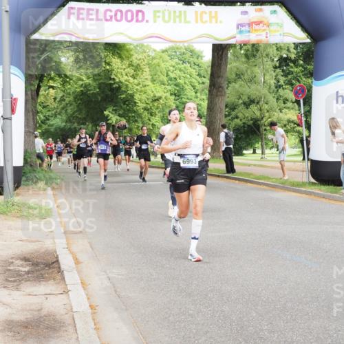 29.06.2025 - hella hamburg halbmarathon MichiJ http://msf.ph/oto/8224814 29.06.2025 10:25:16 Zwischen KM18-KM19 2121, 5042, 6993, 11304, 14789 meine-sportfotos.de