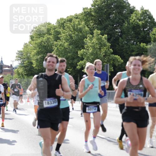 29.06.2025 - hella hamburg halbmarathon Jannik Wohlers http://msf.ph/oto/8224858 29.06.2025 09:51:28 Lombardsbrücke 1312, 1353, 1569, 1903, 2653, 3437, 3697, 4865, 4991, 5014, 5047, 5129, 5987, 6490, 6700, 6705, 6770, 7092, 7185, 8074, 8346, 8359, 8900, 9358, 10319, 10375, 10691, 10934, 11021, 11714, 12623, 12711, 12712, 13183, 14226, 14228, 14346, 14861, 15164, 15185, 15206, 15846, 15932, 15935, 16503, 17016, 17403, 17406, 17733, 17911, 18049, 18330, 18356, 18399, 18764, 18772 meine-sportfotos.de