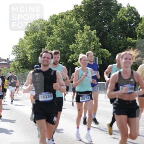 29.06.2025 - hella hamburg halbmarathon Jannik Wohlers http://msf.ph/oto/8224876 29.06.2025 09:51:28 Lombardsbrücke 1312, 1353, 1569, 1903, 2653, 3437, 3697, 4865, 4991, 5014, 5047, 5129, 5987, 6490, 6700, 6705, 6770, 7092, 7185, 8074, 8346, 8359, 8900, 9358, 10319, 10375, 10691, 10934, 11021, 11714, 12623, 12711, 12712, 13183, 14226, 14228, 14346, 14861, 15164, 15185, 15206, 15846, 15932, 15935, 16503, 17016, 17403, 17406, 17733, 17911, 18049, 18330, 18356, 18399, 18764, 18772 meine-sportfotos.de