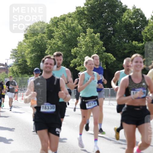 29.06.2025 - hella hamburg halbmarathon Jannik Wohlers http://msf.ph/oto/8224883 29.06.2025 09:51:28 Lombardsbrücke 1312, 1353, 1569, 1903, 2653, 3437, 3697, 4865, 4991, 5014, 5047, 5129, 5987, 6490, 6700, 6705, 6770, 7092, 7185, 8074, 8346, 8359, 8900, 9358, 10319, 10375, 10691, 10934, 11021, 11714, 12623, 12711, 12712, 13183, 14226, 14228, 14346, 14861, 15164, 15185, 15206, 15846, 15932, 15935, 16503, 17016, 17403, 17406, 17733, 17911, 18049, 18330, 18356, 18399, 18764, 18772 meine-sportfotos.de