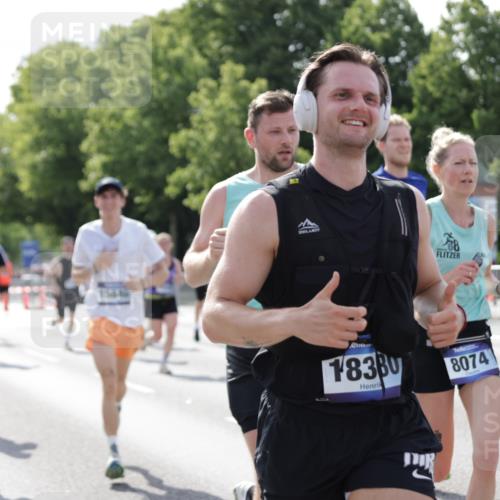29.06.2025 - hella hamburg halbmarathon Jannik Wohlers http://msf.ph/oto/8224899 29.06.2025 09:51:29 Lombardsbrücke 1312, 1353, 1569, 2653, 3437, 3697, 4865, 4991, 5014, 5047, 5129, 5987, 6490, 6700, 6705, 6770, 7092, 7185, 8074, 8346, 8359, 8900, 9358, 10319, 10375, 10691, 10934, 10978, 11021, 11714, 12623, 12711, 12712, 13183, 14226, 14228, 14346, 14861, 15164, 15185, 15206, 15451, 15846, 15932, 15935, 16052, 16503, 17016, 17403, 17406, 17733, 17911, 18049, 18304, 18330, 18356, 18399, 18772 meine-sportfotos.de