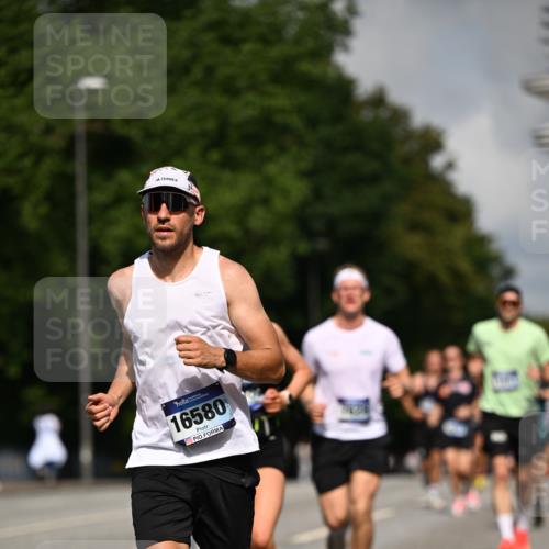 29.06.2025 - hella hamburg halbmarathon Dr. Thomas Lammeyer http://msf.ph/oto/8225045 29.06.2025 09:49:57 Kennedybrücke 1344, 1577, 1889, 2243, 4477, 4944, 5048, 5152, 5660, 7466, 7534, 7628, 7901, 8312, 8323, 10298, 10865, 10927, 11230, 11304 meine-sportfotos.de