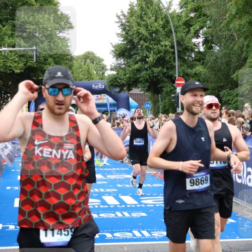 29.06.2025 - hella hamburg halbmarathon Zöllner http://msf.ph/oto/8225101 29.06.2025 10:52:50 Ziel 1657, 2287, 2444, 2814, 2910, 3999, 5077, 5116, 5169, 5194, 8172, 9065, 9163, 9869, 10811, 11217, 11992, 12482, 14198, 14286, 14805, 16467, 17198, 18331, 19244 meine-sportfotos.de