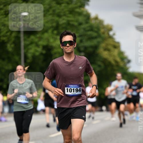 29.06.2025 - hella hamburg halbmarathon Dr. Thomas Lammeyer http://msf.ph/oto/8225152 29.06.2025 10:13:11 Kennedybrücke 1823, 2427, 3762, 4592, 4859, 7081, 7198, 9297, 9306, 9951, 9958, 10035, 10092, 10194, 10609 meine-sportfotos.de