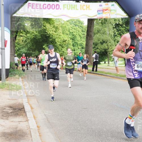 29.06.2025 - hella hamburg halbmarathon MichiJ http://msf.ph/oto/8225229 29.06.2025 10:25:20 Zwischen KM18-KM19 1385, 2121, 2399, 5042, 6915, 6993, 7154, 11833, 12916, 13991, 14601, 14789 meine-sportfotos.de