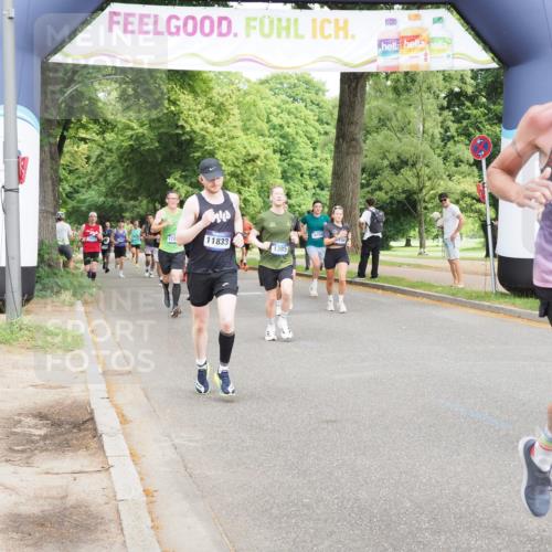 29.06.2025 - hella hamburg halbmarathon MichiJ http://msf.ph/oto/8225241 29.06.2025 10:25:20 Zwischen KM18-KM19 1385, 2121, 2399, 5042, 6915, 6993, 7154, 11833, 12916, 13991, 14601, 14789 meine-sportfotos.de