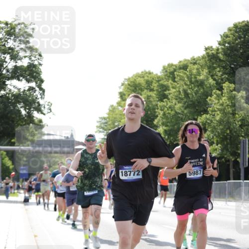 29.06.2025 - hella hamburg halbmarathon Jannik Wohlers http://msf.ph/oto/8225310 29.06.2025 09:51:33 Lombardsbrücke 1312, 1353, 1569, 2653, 3437, 3697, 5014, 5047, 5129, 5231, 5336, 5987, 6700, 6705, 6770, 7092, 7185, 8074, 8346, 8359, 8564, 8900, 9358, 9659, 10319, 10691, 10934, 10978, 11021, 11714, 12438, 12623, xxx, 13183, 14226, 14228, 14346, 14462, 14861, 15164, 15185, 15206, 15451, 15846, 15932, 15935, 16052, 16503, 17016, 17403, 17406, 17733, 17911, 18049, 18304, 18330, 18356, 18399, 18772, 18878 meine-sportfotos.de