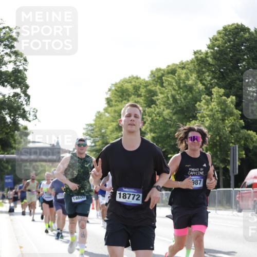 29.06.2025 - hella hamburg halbmarathon Jannik Wohlers http://msf.ph/oto/8225388 29.06.2025 09:51:33 Lombardsbrücke 1312, 1353, 1569, 2653, 3437, 3697, 5014, 5047, 5129, 5231, 5336, 5987, 6700, 6705, 6770, 7092, 7185, 8074, 8346, 8359, 8564, 8900, 9358, 9659, 10319, 10691, 10934, 10978, 11021, 11714, 12438, 12623, xxx, 13183, 14226, 14228, 14346, 14462, 14861, 15164, 15185, 15206, 15451, 15846, 15932, 15935, 16052, 16503, 17016, 17403, 17406, 17733, 17911, 18049, 18304, 18330, 18356, 18399, 18772, 18878 meine-sportfotos.de