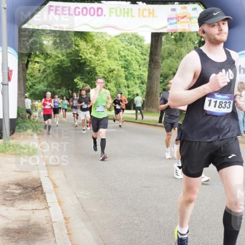 29.06.2025 - hella hamburg halbmarathon MichiJ http://msf.ph/oto/8225392 29.06.2025 10:25:21 Zwischen KM18-KM19 1385, 2121, 2399, 5042, 6915, 6993, 7154, 11833, 12916, 13991, 14601, 17217 meine-sportfotos.de