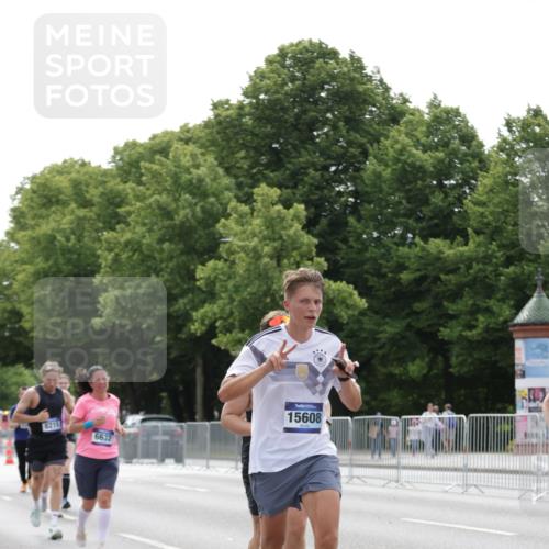 29.06.2025 - hella hamburg halbmarathon Jannik Wohlers http://msf.ph/oto/8225430 29.06.2025 10:27:37 Lombardsbrücke 1148, 5177, 5369, 5847, 6632, 7497, 8215, 9567, 11692, 11739, 12780, 12823, 12842, 13568, 13678, 13860, 14155, 15123, 15607, 15608, 16569, 16804 meine-sportfotos.de