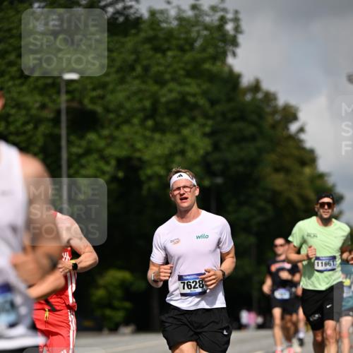 29.06.2025 - hella hamburg halbmarathon Dr. Thomas Lammeyer http://msf.ph/oto/8225448 29.06.2025 09:49:58 Kennedybrücke 1344, 1577, 1889, 2243, 4477, 4944, 5048, 5152, 5660, 7466, 7534, 7628, 7901, 8312, 8323, 10477, 10865, 10927, 11230, 11304 meine-sportfotos.de