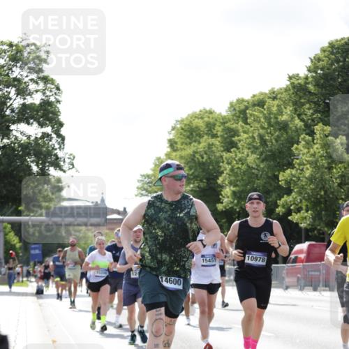 29.06.2025 - hella hamburg halbmarathon Jannik Wohlers http://msf.ph/oto/8225477 29.06.2025 09:51:34 Lombardsbrücke 1312, 1353, 1569, 1763, 2653, 3437, 3697, 5014, 5047, 5129, 5231, 5336, 5690, 5987, 6700, 6705, 6770, 7092, 7185, 8074, 8346, 8359, 8564, 8900, 9358, 9659, 10319, 10691, 10978, 11021, 11714, 12438, 12623, xxx, 13183, 14226, 14228, 14346, 14462, 15164, 15185, 15206, 15451, 15846, 15935, 16052, 16503, 17016, 17403, 17406, 17733, 17911, 18049, 18304, 18330, 18356, 18399, 18772, 18829, 18878 meine-sportfotos.de