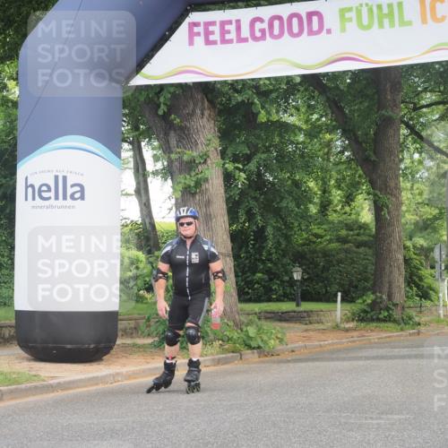 29.06.2025 - hella hamburg halbmarathon KatJ http://msf.ph/oto/8225547 29.06.2025 09:39:43 Zwischen KM18-KM19  meine-sportfotos.de