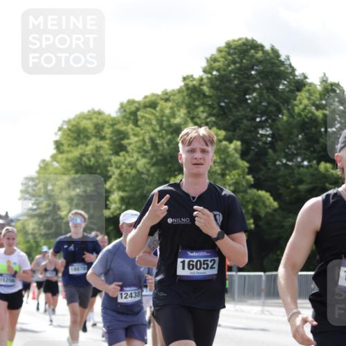 29.06.2025 - hella hamburg halbmarathon Jannik Wohlers http://msf.ph/oto/8225585 29.06.2025 09:51:36 Lombardsbrücke 1057, 1312, 1353, 1569, 1763, 3437, 3697, 5014, 5047, 5129, 5231, 5336, 5690, 5987, 6700, 6705, 6770, 7185, 7710, 8074, 8359, 8564, 8900, 9358, 9659, 10319, 10691, 10978, 11021, 11714, 12438, 12623, xxx, 13183, 14226, 14228, 14346, 14462, 15164, 15185, 15206, 15451, 15846, 15935, 16052, 16503, 16547, 17016, 17403, 17406, 17733, 17911, 18049, 18304, 18330, 18399, 18772, 18829, 18878, 19009 meine-sportfotos.de
