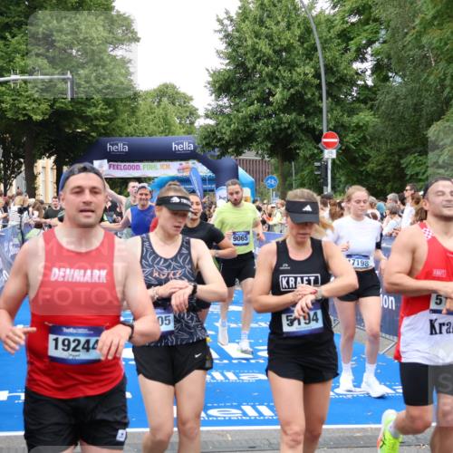29.06.2025 - hella hamburg halbmarathon Zöllner http://msf.ph/oto/8225642 29.06.2025 10:52:55 Ziel 1257, 1258, 1657, 2099, 2444, 2814, 2910, 4557, 4558, 4770, 5077, 5169, 8139, 8172, 8720, 8955, 9065, 9163, 10724, 10811, 11217, 11992, 14198, 14286, 17198 meine-sportfotos.de