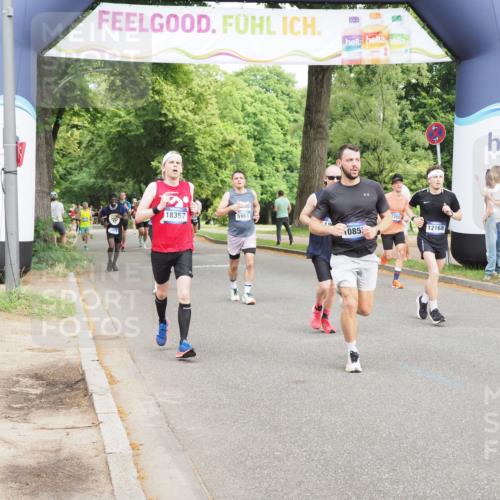 29.06.2025 - hella hamburg halbmarathon MichiJ http://msf.ph/oto/8225684 29.06.2025 10:25:25 Zwischen KM18-KM19 1385, 2399, 3959, 6915, 7152, 7154, 10852, 11833, 12051, 12168, 12916, 13991, 14601, 16158, 17217, 18357, 18824 meine-sportfotos.de