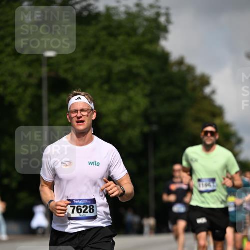29.06.2025 - hella hamburg halbmarathon Dr. Thomas Lammeyer http://msf.ph/oto/8225688 29.06.2025 09:49:59 Kennedybrücke 1344, 1577, 1889, 2243, 4477, 4944, 5048, 5152, 5660, 7466, 7534, 7628, 7901, 8312, 8323, 10477, 10865, 10927, 11230, 11304 meine-sportfotos.de