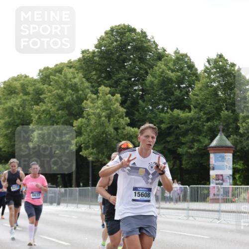29.06.2025 - hella hamburg halbmarathon Jannik Wohlers http://msf.ph/oto/8225719 29.06.2025 10:27:38 Lombardsbrücke 1148, 5177, 5369, 5847, 6632, 7497, 8215, 9567, 11692, 11739, 12780, 12823, 12842, 13568, 13678, 13860, 14155, 15123, 15607, 15608, 16569, 16804 meine-sportfotos.de