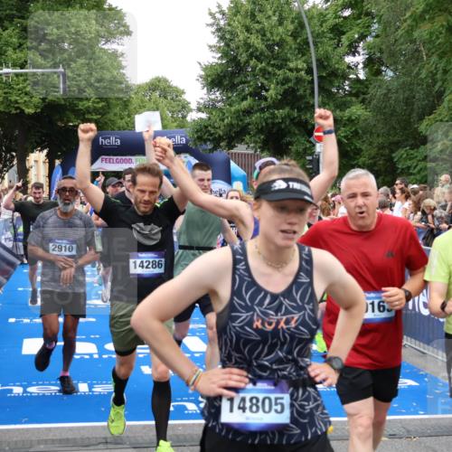 29.06.2025 - hella hamburg halbmarathon Zöllner http://msf.ph/oto/8225799 29.06.2025 10:52:57 Ziel 1257, 1258, 1657, 2099, 2444, 2814, 2910, 4557, 4558, 4770, 5077, 5907, 8139, 8720, 8955, 10724, 10811, 11217, 11992, 14198, 14286, 15430, 18720 meine-sportfotos.de
