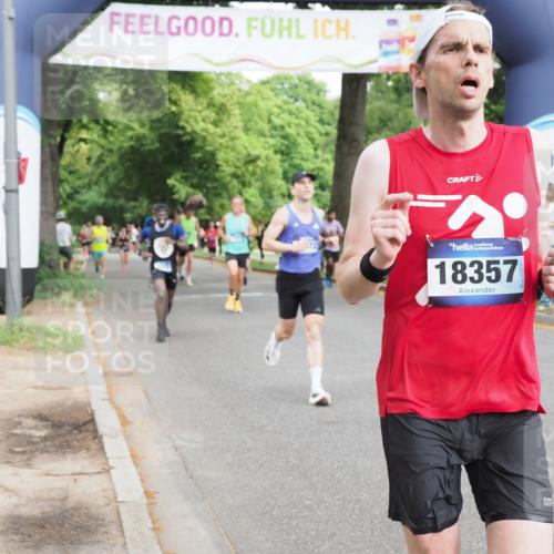29.06.2025 - hella hamburg halbmarathon MichiJ http://msf.ph/oto/8225885 29.06.2025 10:25:27 Zwischen KM18-KM19 1385, 3959, 5315, 5961, 6915, 7152, 7154, 10852, 11833, 12051, 12168, 12916, 13972, 16158, 17217, 18357, 18824 meine-sportfotos.de