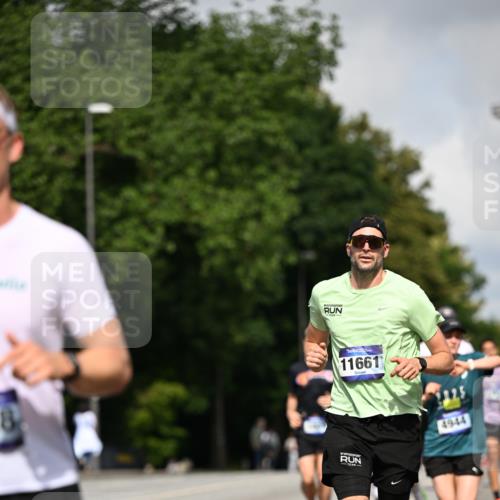 29.06.2025 - hella hamburg halbmarathon Dr. Thomas Lammeyer http://msf.ph/oto/8225918 29.06.2025 09:50:00 Kennedybrücke 1344, 1577, 1889, 2243, 4477, 4944, 5048, 5152, 5660, 7466, 7534, 7628, 7901, 8312, 8323, 10477, 10865, 10927, 11230, 11304 meine-sportfotos.de