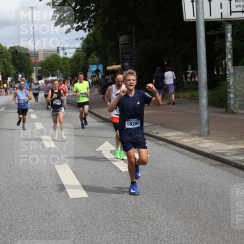 29.06.2025 - hella hamburg halbmarathon Yannick Fuchs http://msf.ph/oto/8226062 29.06.2025 10:33:25 20KM 1164, 2262, 2719, 2980, 3014, 3136, 3431, 4359, 5091, 5248, 6682, 6684, 8450, 8958, 9403, 10218, 11055, 11281, 11282, 11379, 11447, 12137, 13137, 13800, 14093, 14905, 15257, 15372, 15561, 15873, 15965, 16280, 17154, 17646, 17722, 18188, 18761, 19004, 19151 meine-sportfotos.de