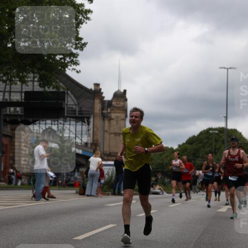 29.06.2025 - hella hamburg halbmarathon Yannick Fuchs http://msf.ph/oto/8226072 29.06.2025 10:46:32 20KM 1098, 1257, 1657, 2111, 2444, 2814, 3258, 3715, 3952, 4121, 4557, 4558, 4837, 5116, 5169, 5194, 5378, 5399, 6164, 6561, 6562, 7130, 7178, 7312, 7475, 7896, 8139, 8172, 8316, 8720, 8977, 9093, 9145, 9876, 10811, 11459, 12135, 12519, 13211, 13301, 13327, 14198, 14286, 14791, 15001, 15144, 15275, 15427, 15446, 15506, 15690, 16320, 16929, 17130, 17198, 17773, 18331 meine-sportfotos.de