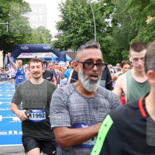29.06.2025 - hella hamburg halbmarathon Zöllner http://msf.ph/oto/8226096 29.06.2025 10:52:59 Ziel 1257, 1258, 1657, 2099, 2444, 2814, 4557, 4558, 4770, 5907, 7509, 8139, 8720, 8955, 10724, 10811, 11992, 12367, 12519, 14791, 15430, 18590, 18720 meine-sportfotos.de