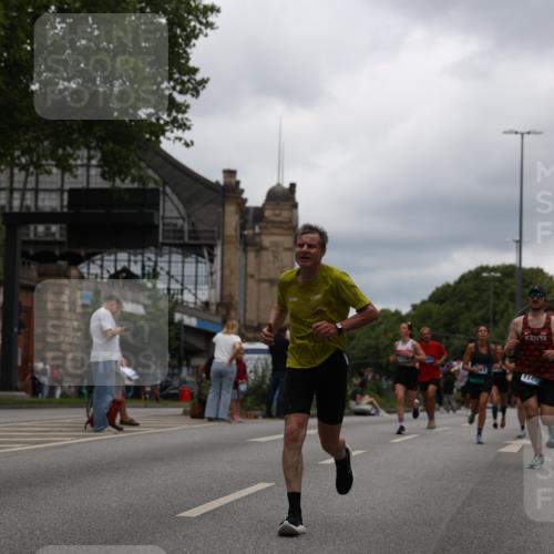 29.06.2025 - hella hamburg halbmarathon Yannick Fuchs http://msf.ph/oto/8226122 29.06.2025 10:46:32 20KM 1098, 1257, 1657, 2111, 2444, 2814, 3258, 3715, 3952, 4121, 4557, 4558, 4837, 5116, 5169, 5194, 5378, 5399, 6164, 6561, 6562, 7130, 7178, 7312, 7475, 7896, 8139, 8172, 8316, 8720, 8977, 9093, 9145, 9876, 10811, 11459, 12135, 12519, 13211, 13301, 13327, 14198, 14286, 14791, 15001, 15144, 15275, 15427, 15446, 15506, 15690, 16320, 16929, 17130, 17198, 17773, 18331 meine-sportfotos.de
