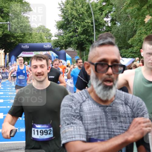 29.06.2025 - hella hamburg halbmarathon Zöllner http://msf.ph/oto/8226156 29.06.2025 10:52:59 Ziel 1257, 1258, 1657, 2099, 2444, 2814, 4557, 4558, 4770, 5907, 7509, 8139, 8720, 8955, 10724, 10811, 11992, 12367, 12519, 14791, 15430, 18590, 18720 meine-sportfotos.de