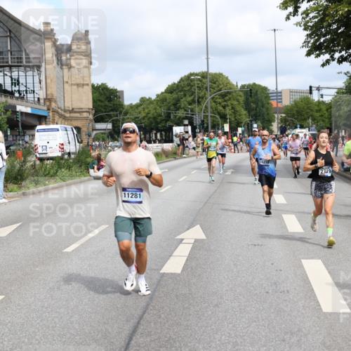 29.06.2025 - hella hamburg halbmarathon Yannick Fuchs http://msf.ph/oto/8226203 29.06.2025 10:33:25 20KM 1164, 2262, 2719, 2980, 3014, 3136, 3431, 4359, 5091, 5248, 6682, 6684, 8450, 8958, 9403, 10218, 11055, 11281, 11282, 11379, 11447, 12137, 13137, 13800, 14093, 14905, 15257, 15372, 15561, 15873, 15965, 16280, 17154, 17646, 17722, 18188, 18761, 19004, 19151 meine-sportfotos.de