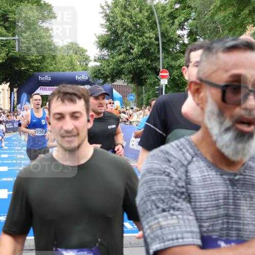 29.06.2025 - hella hamburg halbmarathon Zöllner http://msf.ph/oto/8226214 29.06.2025 10:53:00 Ziel 1257, 1258, 2099, 4557, 4558, 4770, 5907, 7509, 8139, 8720, 8955, 10724, 12367, 12519, 12910, 14791, 15430, 18590, 18720 meine-sportfotos.de