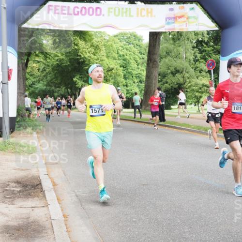 29.06.2025 - hella hamburg halbmarathon MichiJ http://msf.ph/oto/8226304 29.06.2025 10:25:33 Zwischen KM18-KM19 1411, 1571, 4860, 5315, 5961, 8362, 12051, 13972, 17078, 18156, 18357, 18986 meine-sportfotos.de