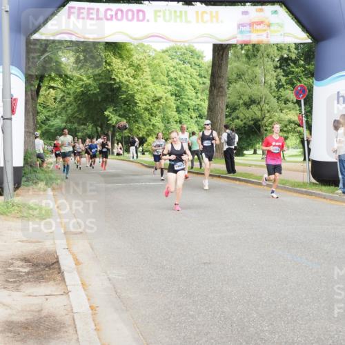29.06.2025 - hella hamburg halbmarathon MichiJ http://msf.ph/oto/8226312 29.06.2025 10:25:34 Zwischen KM18-KM19 1411, 1571, 4860, 5315, 5961, 8362, 13972, 17078, 18156, 18986 meine-sportfotos.de